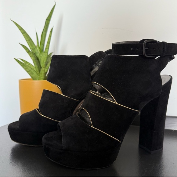 Stuart Weitzman black suede Slits platform heel sandals - size 8 - Picture 6 of 8